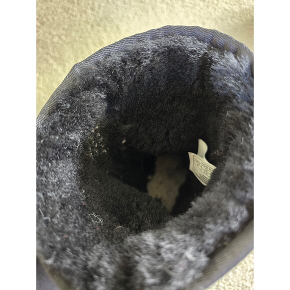 Ugg Australia Classic Short II Boots in Black Sheepskin Leather Women's Size 9 - Picture 4 of 9